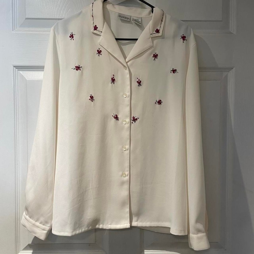 Koret white polyester blouse with red floral embroidery, size 18